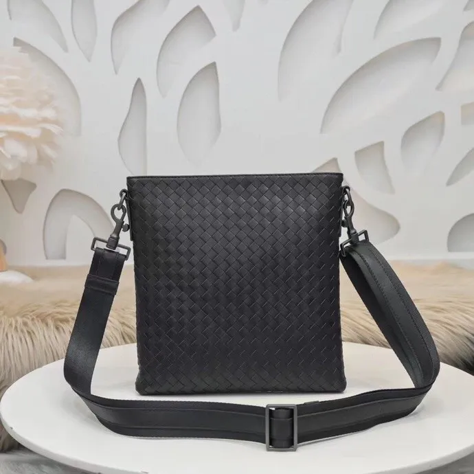 All categories 💚 Top version men’s bags 💚 BV 2024 new BV crossbody bag